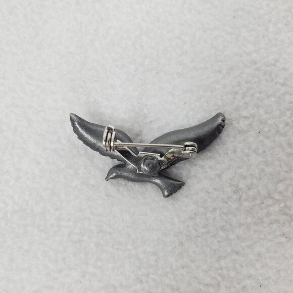 Vintage Lovely Pewter Tone Seagull Bird in Flight Brooch/Pin - Picture 5 of 6